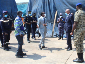 Incendie dans la zone portuaire : le ministre du commerce rencontre les acteurs impliqués