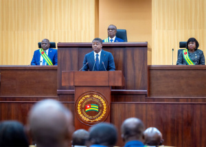 V&egrave;me R&eacute;publique, Togo de demain, actions du nouveau gouvernement&hellip;, face au Parlement, Faure Gnassingb&eacute; fixe le nouveau cap