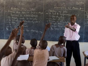 Enseignement : la formation des élèves-professeurs débutera le 6 mars