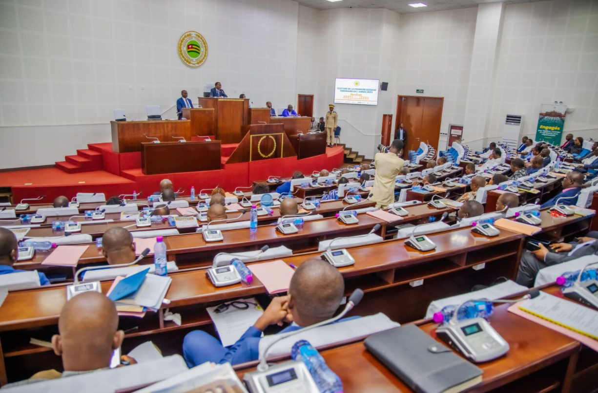 assemblee-nationale-fin-de-la-1ere-session-ordinaire-de-l-annee