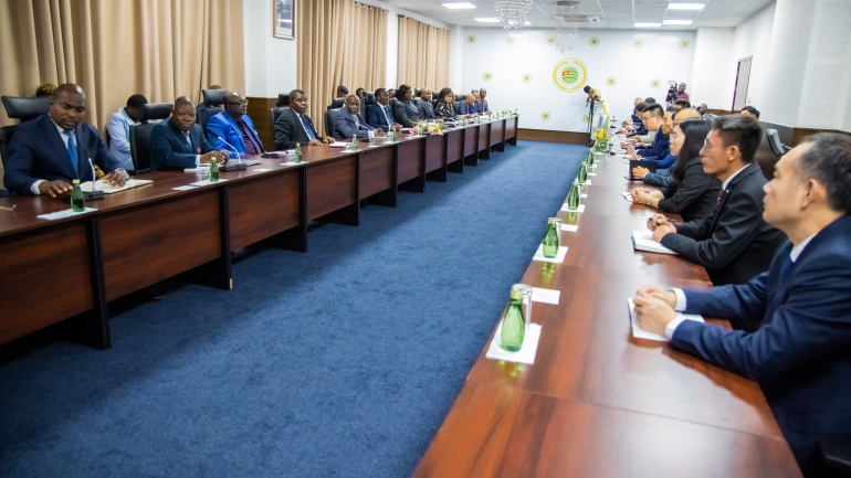 diplomatie-parlementaire-une-delegation-chinoise-du-shandong-en-visite-au-togo