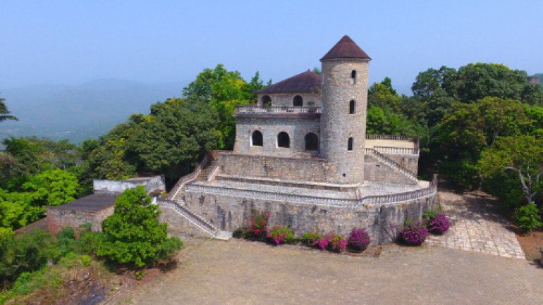 tourisme-vers-une-mise-en-valeur-structuree-des-biens-culturels-locaux