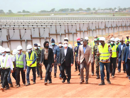 Centrale solaire de Blitta : le Chef de l&rsquo;Etat s&rsquo;enquiert de l&rsquo;&eacute;volution du chantier